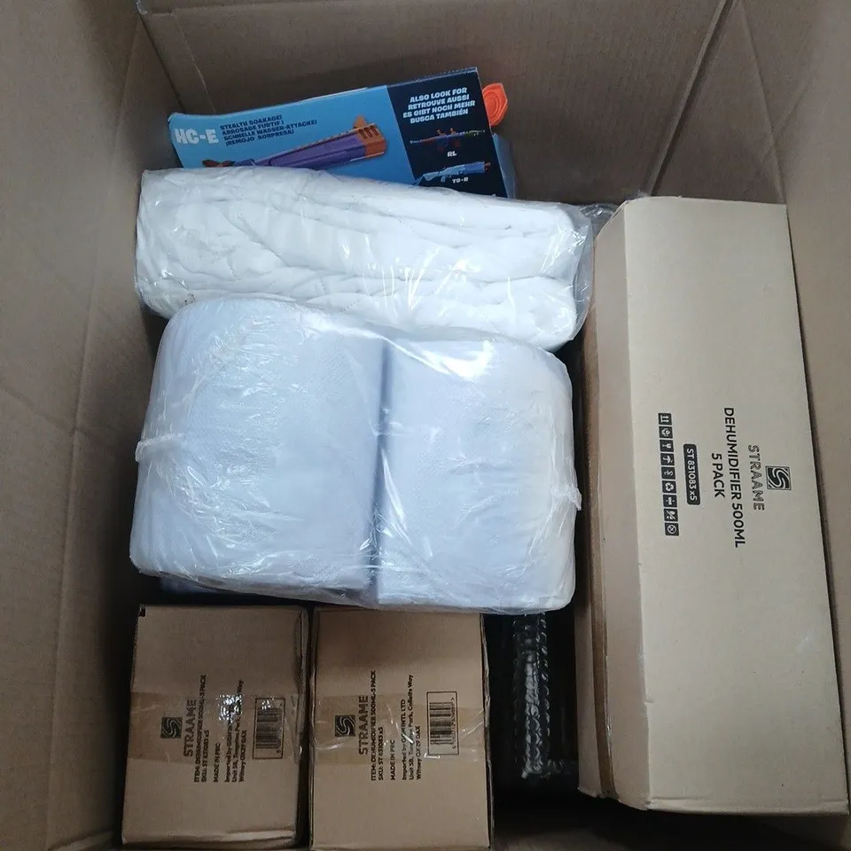 BOX OF APPROXIMATELY 10 ASSORTED ITEMS INCLUDING SLUMBERDOWN KING MATTRESS PROTECTOR, STRAAME DEHUMIDIFIER 500ML 5 PACK AND A NERF SUPER SOAKER