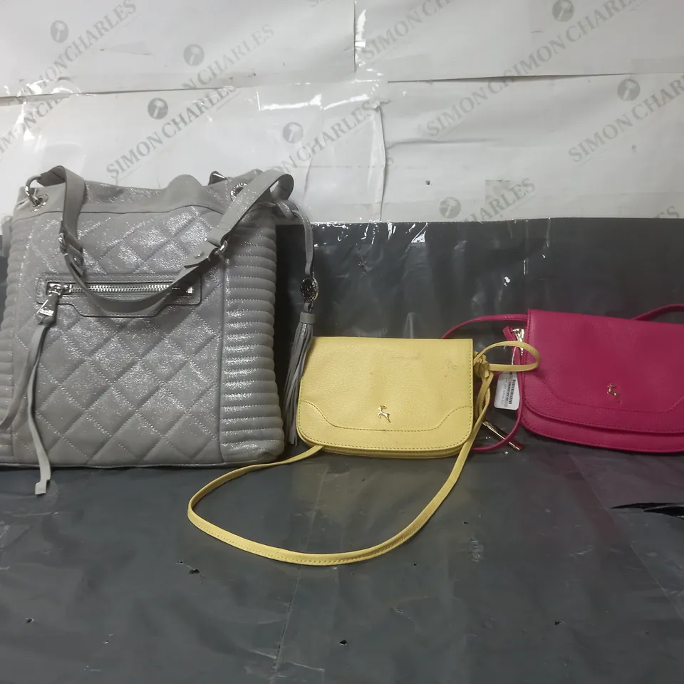 LOT OF 10 ASSORTED BAGS IN VARIOUS COLOURS AND BRANDS TO INCLUDE RWL , ETC