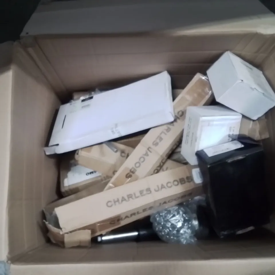 BOX TO CONTAIN AN ASSORTMENT OF LIGHTS OFFICE CHAIR LEGS SHELVES ECT 