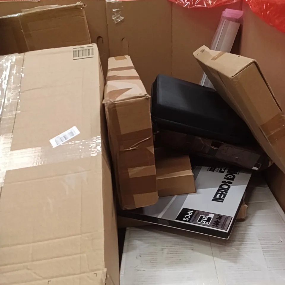 PALLET OF ASSORTED ITEMS INCLUDING - WINDOW BLINDS