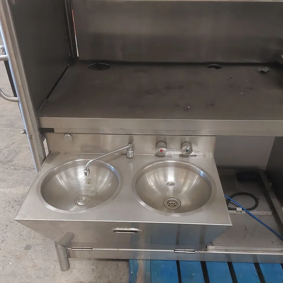 TANK STAINLESS STEEL MOBILE FOOD AND DRINK CATERING STATION