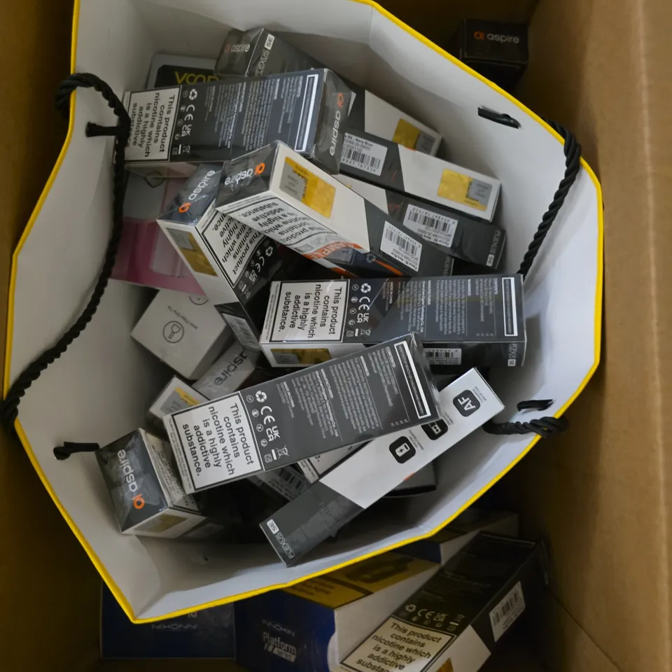 APPROXIMATELY 15 ASSORTED E-CIGARETTE PRODUCTS TO INCLUDE - FREEMAX, VOO POO, ASPIRE ETC 