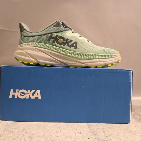 BOXED PAIR OF HOKA CHALLENGER ATR 7 TRAINERS IN SAGE/MINT/LIME SIZE UK 9