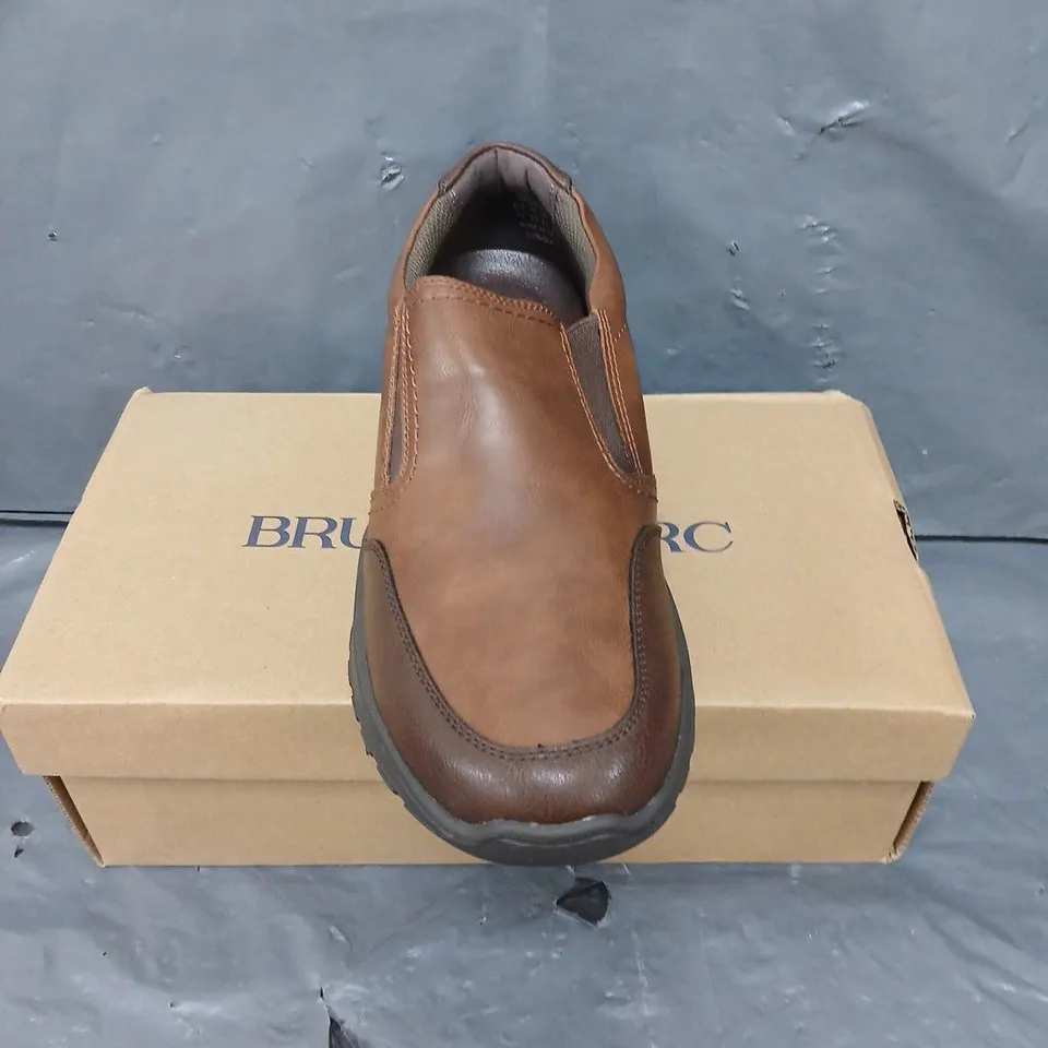 BOXED PAIR OF BRUNO MARC SLIP ON SHOES IN BROWN - 8.5