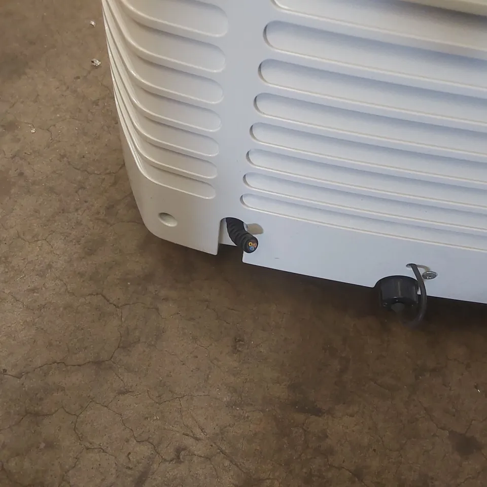 DELONGHI PINGUINO PORTABLE AIR CONDITIONER