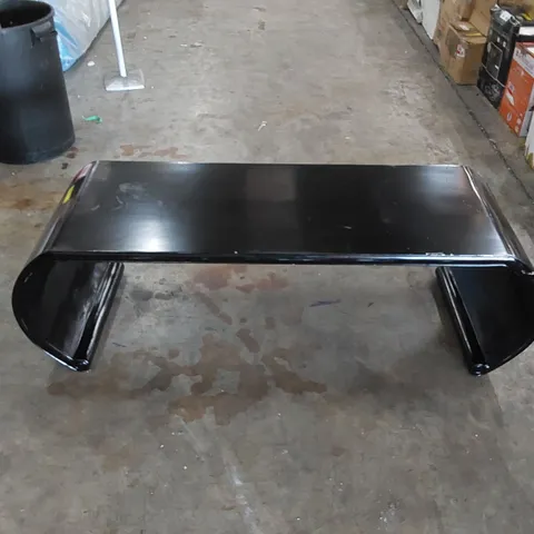 STYLISH & CONTEMPORARY COFFEE TABLE - BLACK