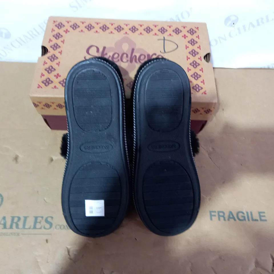 BOXED PAIR OF SKECHERS - SIZE 3.5