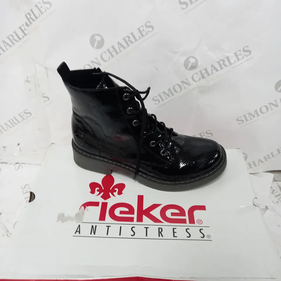 REIKER BLACK LACE UP BOOT SIZE 4- BOXED 