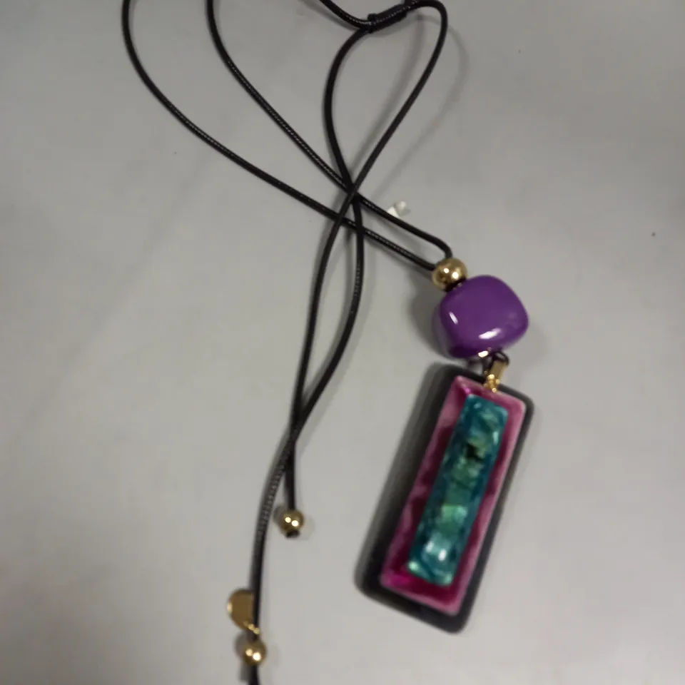 BRAND NEW BROWN PEPPER HANDBAGS ROPED RUBY NECKLACE 