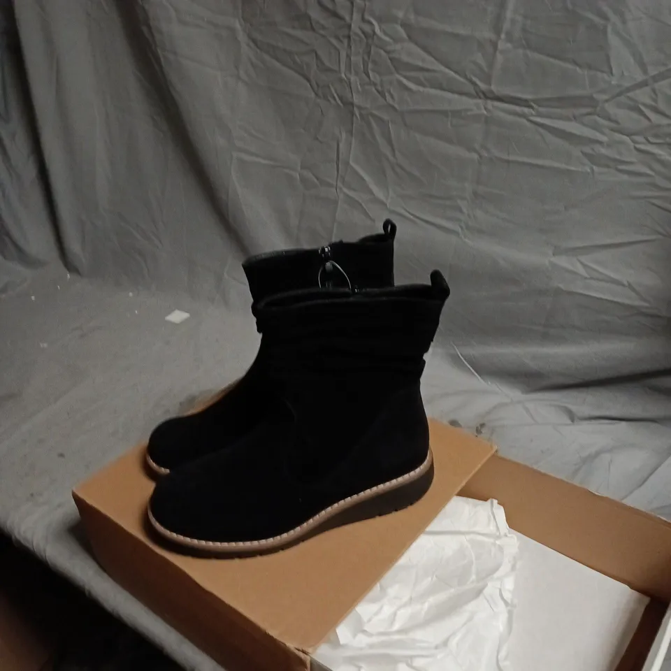 BLACK CUSHION WALK BD ANKLE BOOTS – WOMEN'S, UK 5 (EU 36), WITH BOX