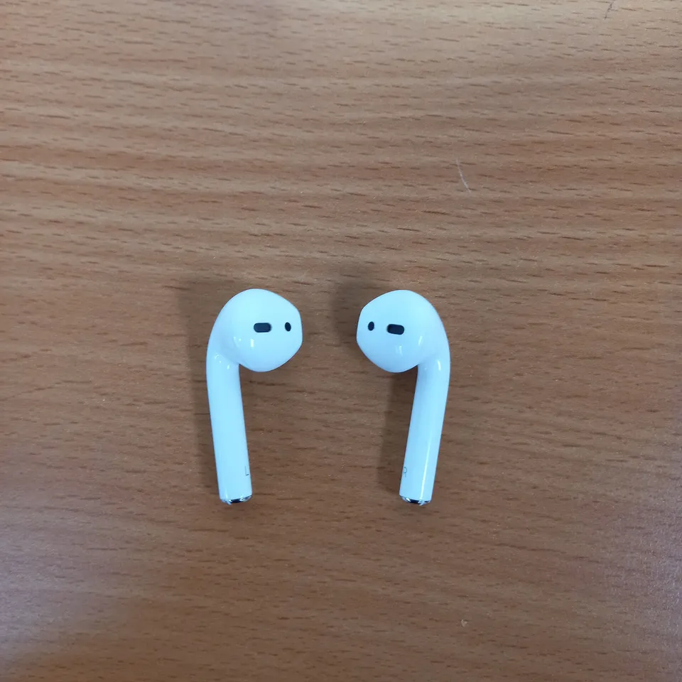 APPLE AIRPODS