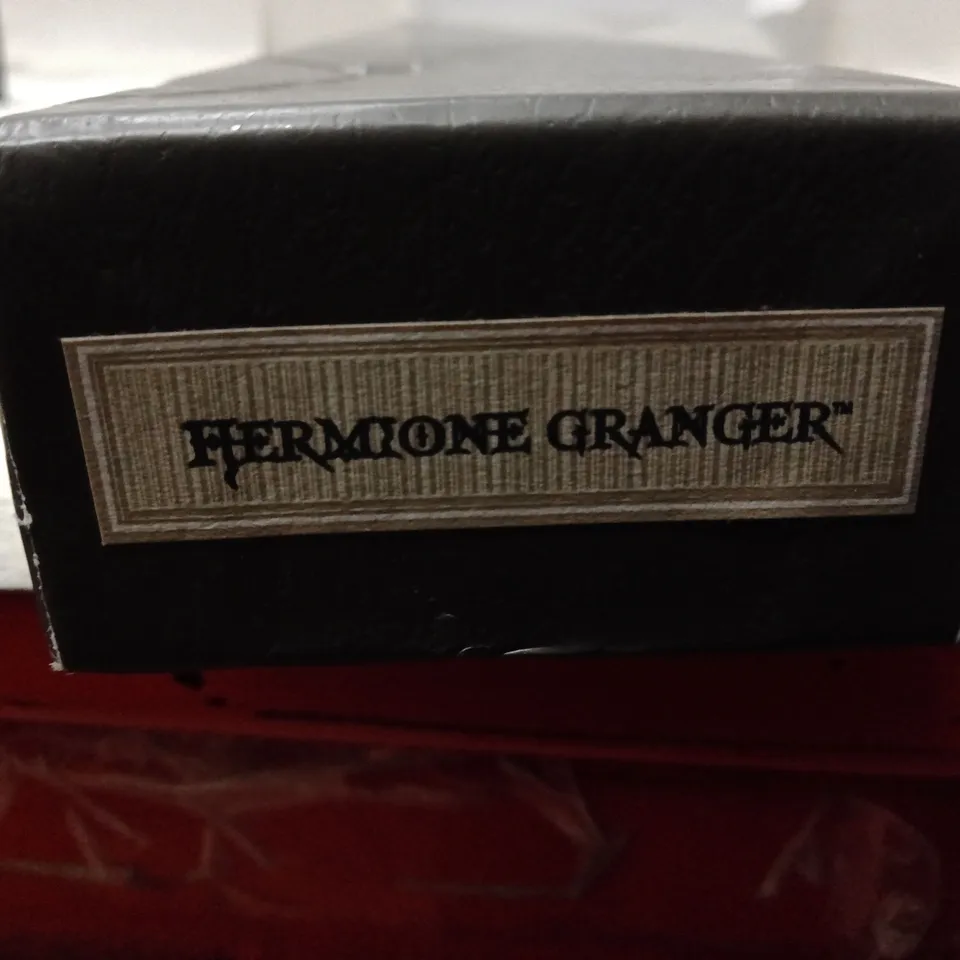HARRY POTTER WAND PROP – HERMIONE GRANGER (THE MAKING OF HARRY POTTER) – BOXED