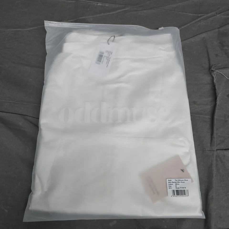 BAGGED ODDMUSE THE ULTIMATE MUSE SATIN BARDOT MINI DRESS – WHITE, UK M