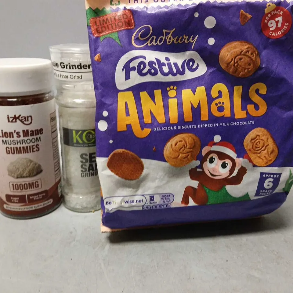 TOTE OF APPROX 12 ASSORTED FOOD ITEMS TO INCLUDE - IZKAN LIONSMANE MUSHROOM GUMMIES ,CADBURYS FESTIVE ANIMALS , SEA SALT GRINDER ETC