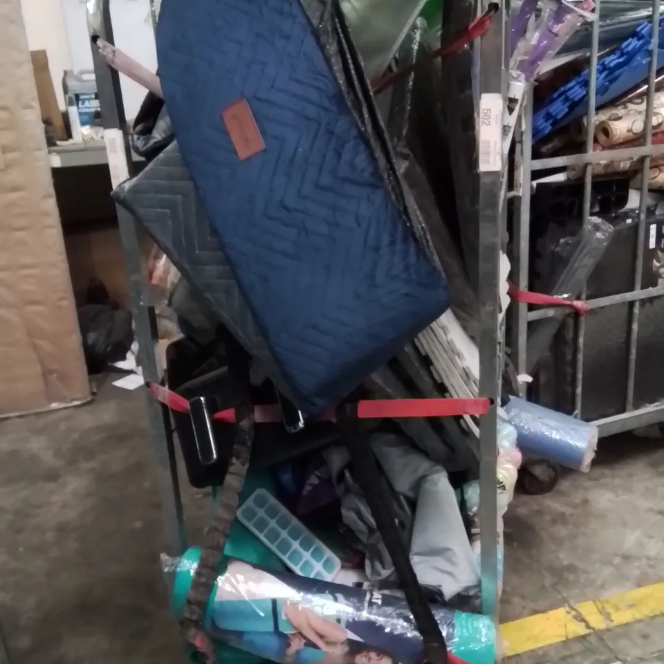 CAGE OF ASSORTED HOUSEHOLD GOODS AND PRODUCTS TO INCLUDE;YOGA MAT,DOG BED,SUITCASE,AIR FRYER 