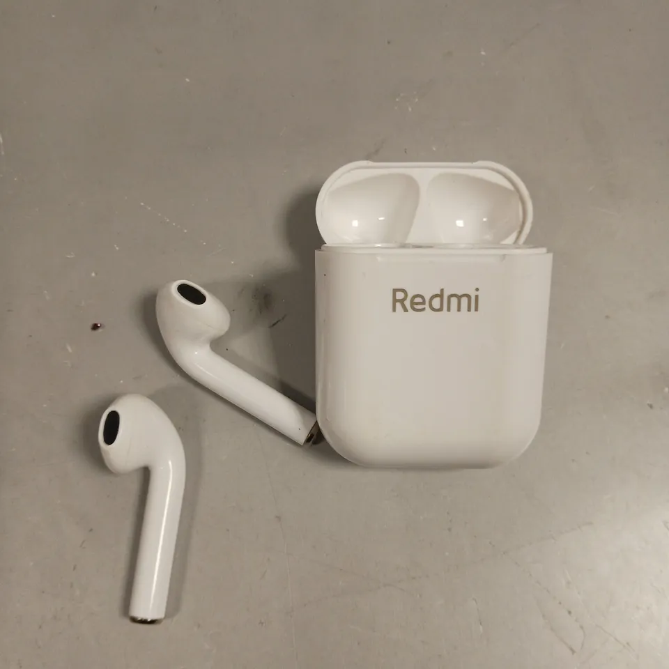 REDMI WIRELESS EARPHONES & CHARGING CASE IN WHITE