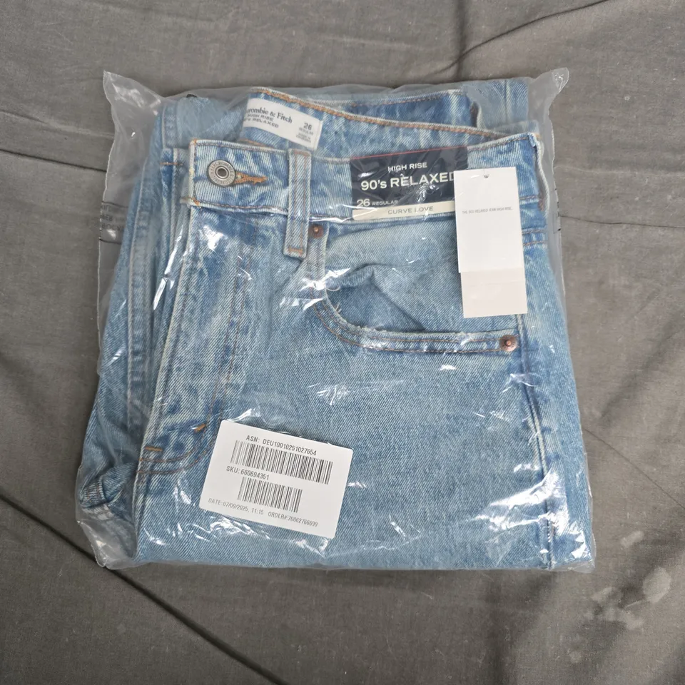 BAGGED ABERCROMBIE & FITCH HIGH RISE 90S RELAXED JEANS – CURVE LOVE - 26 REGULAR
