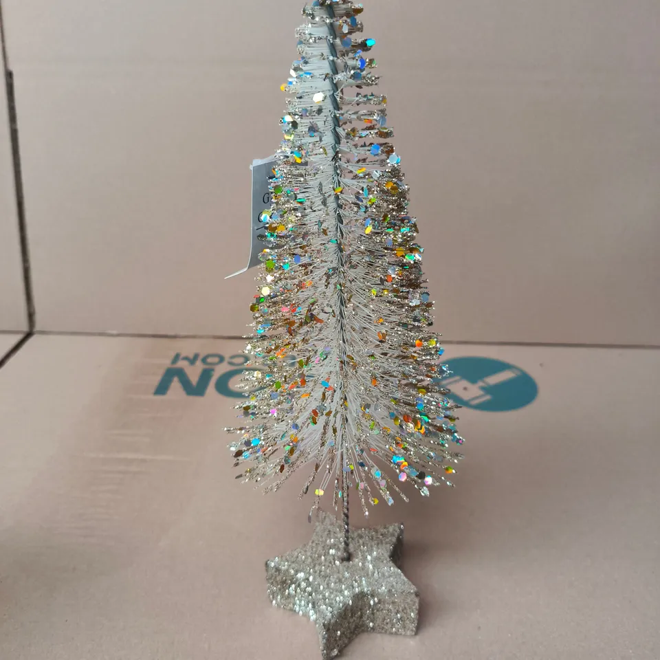 APPROXMATELY 12 GISELA GRAHAM CREAM BRISTLE TREES WITH GOLD SPARKLE AND A STAR GLITTER BASE