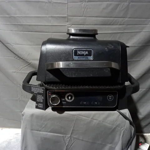 BOXED NINJA WOODFIRE ELECTRIC BBQ GRILL & SMOKER OG701UKQ / COLLECTION ONLY