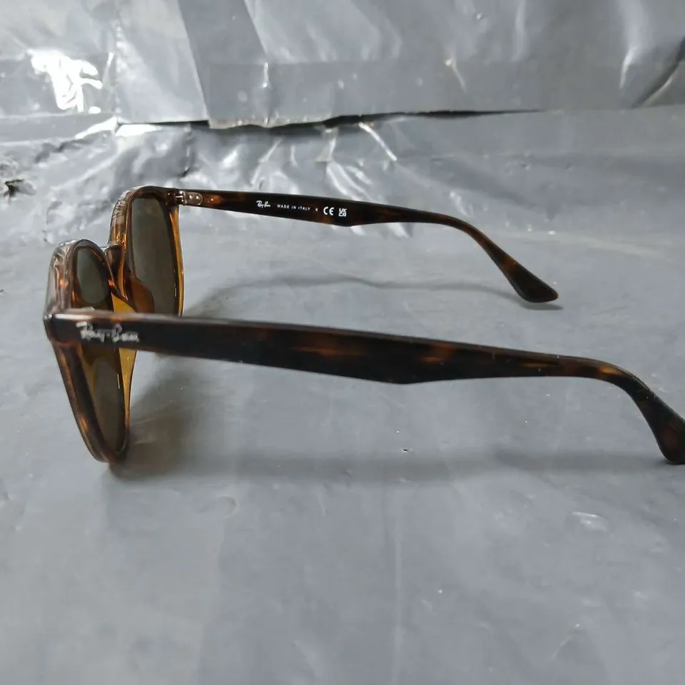 BOXED PAIR OF RAY BAN PATTERENED BROWN GLASSES