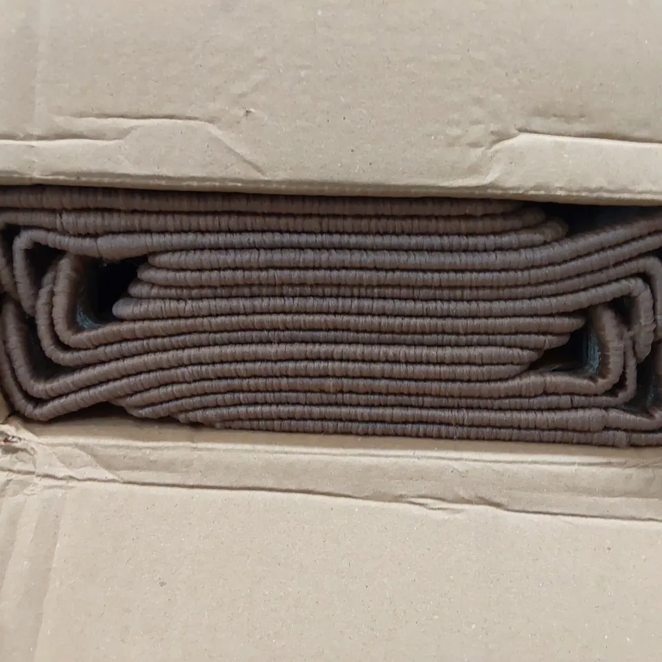 BOXED BRIEN NON-SLIP BROWN STAIR TREAD - SET OF 15 (1 BOX)