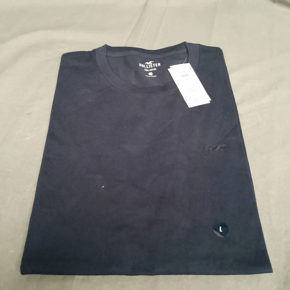 HOLLISTER COTTON NAVY T-SHIRT - LARGE