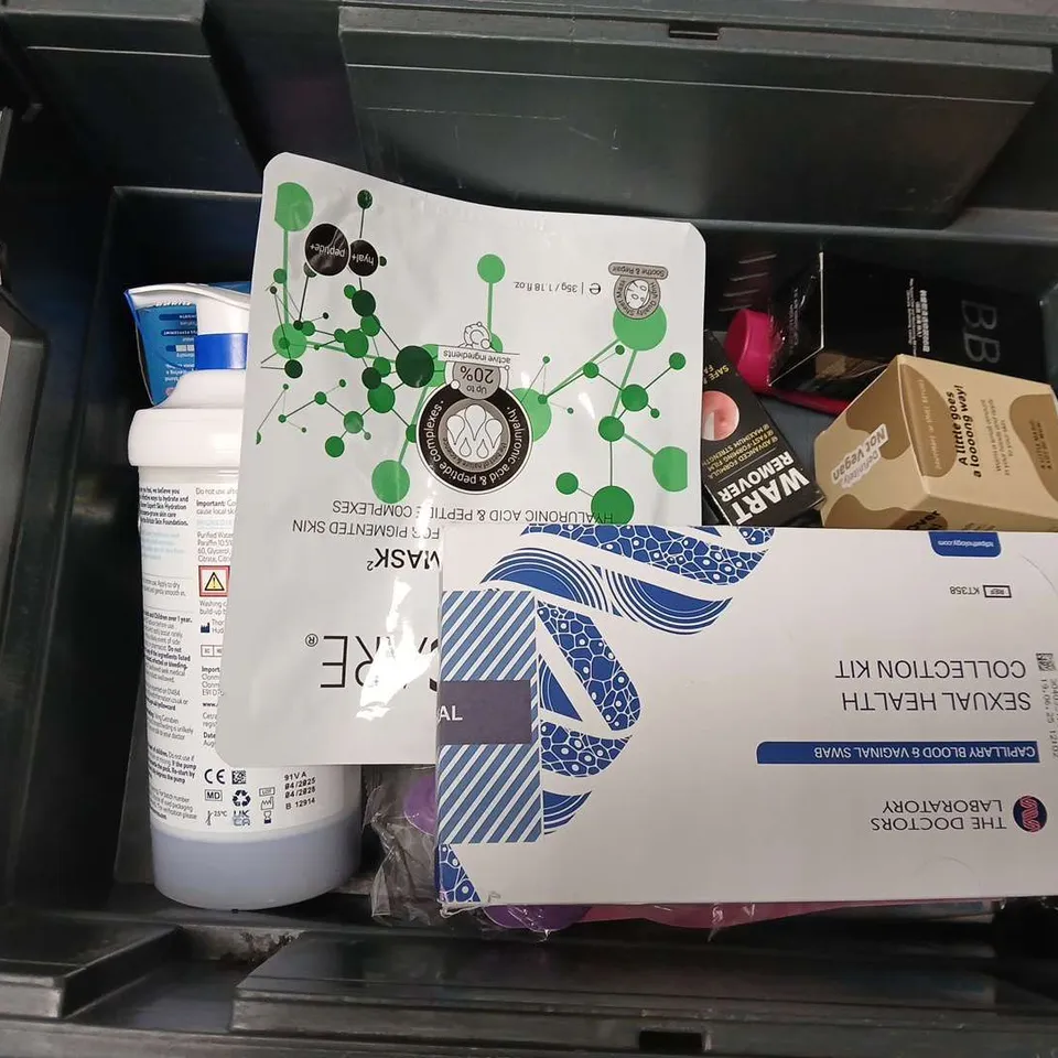 APPROXIMATELY 12 ASSORTED COSMETICS ITEMS TO INCLUDE EGF GLOW MASK, CETRABEN CREAM, WART REMOVER, ETC