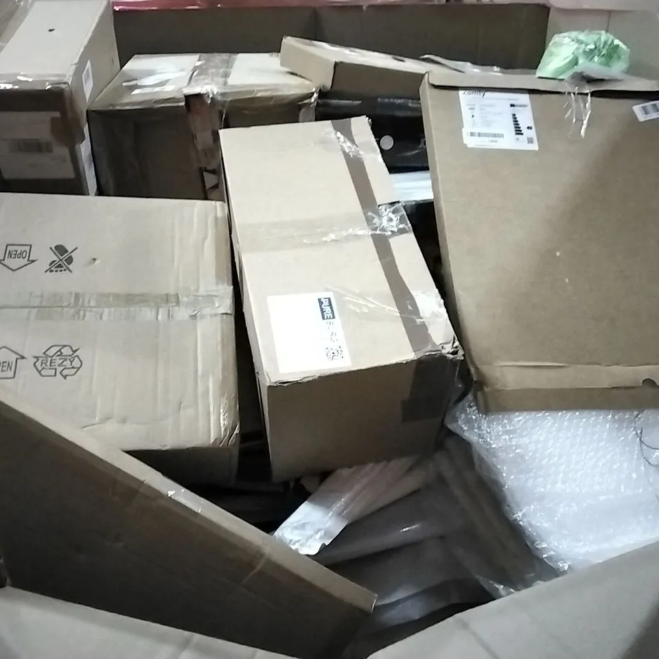 PALLET CONTAINING ASSORTED PRODUCTS INCLUDING PRE LIT RED BERRY WREATH, PLYWOOD SHEETS, LED CEILING LIGHT, ELECTRIC SCALE & LINEN BULLETIN BOARD