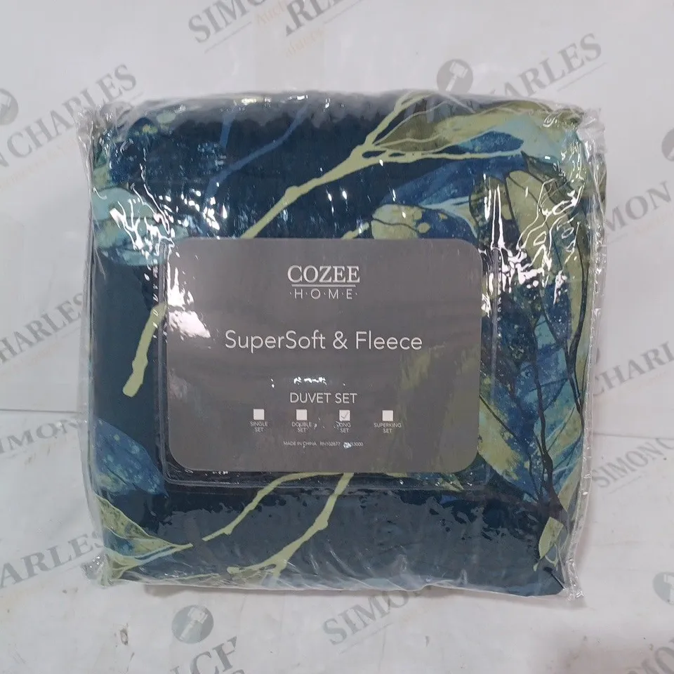 COZEE HOME SUPERSOFT & FLEECE BRIGHT FLORAL 3 PIECE DUVET SET IN BLUE KING SIZE