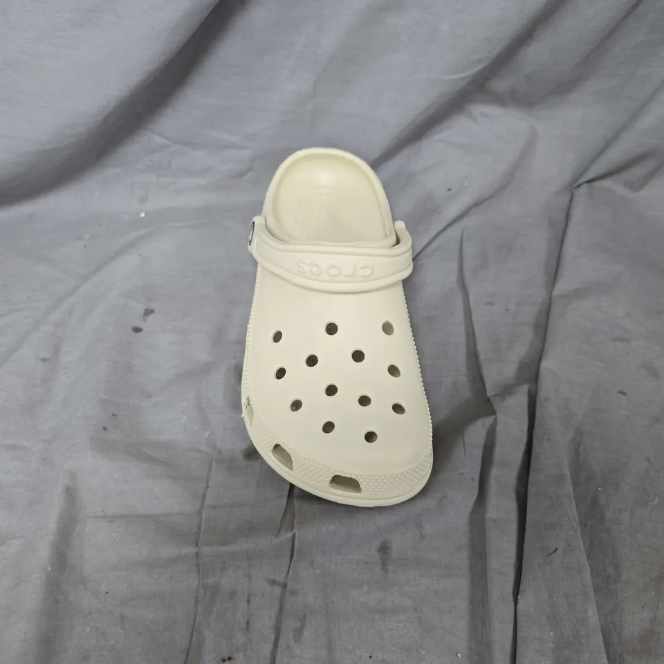 UNBOXED PAIR OF CROCS CLASSICS IN BONE - UK M5/W6