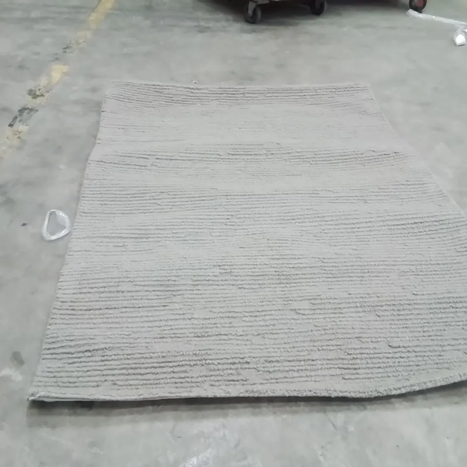 QUALITY DESIGNER AREA RUG - APPROXIMATELY 162x120cm