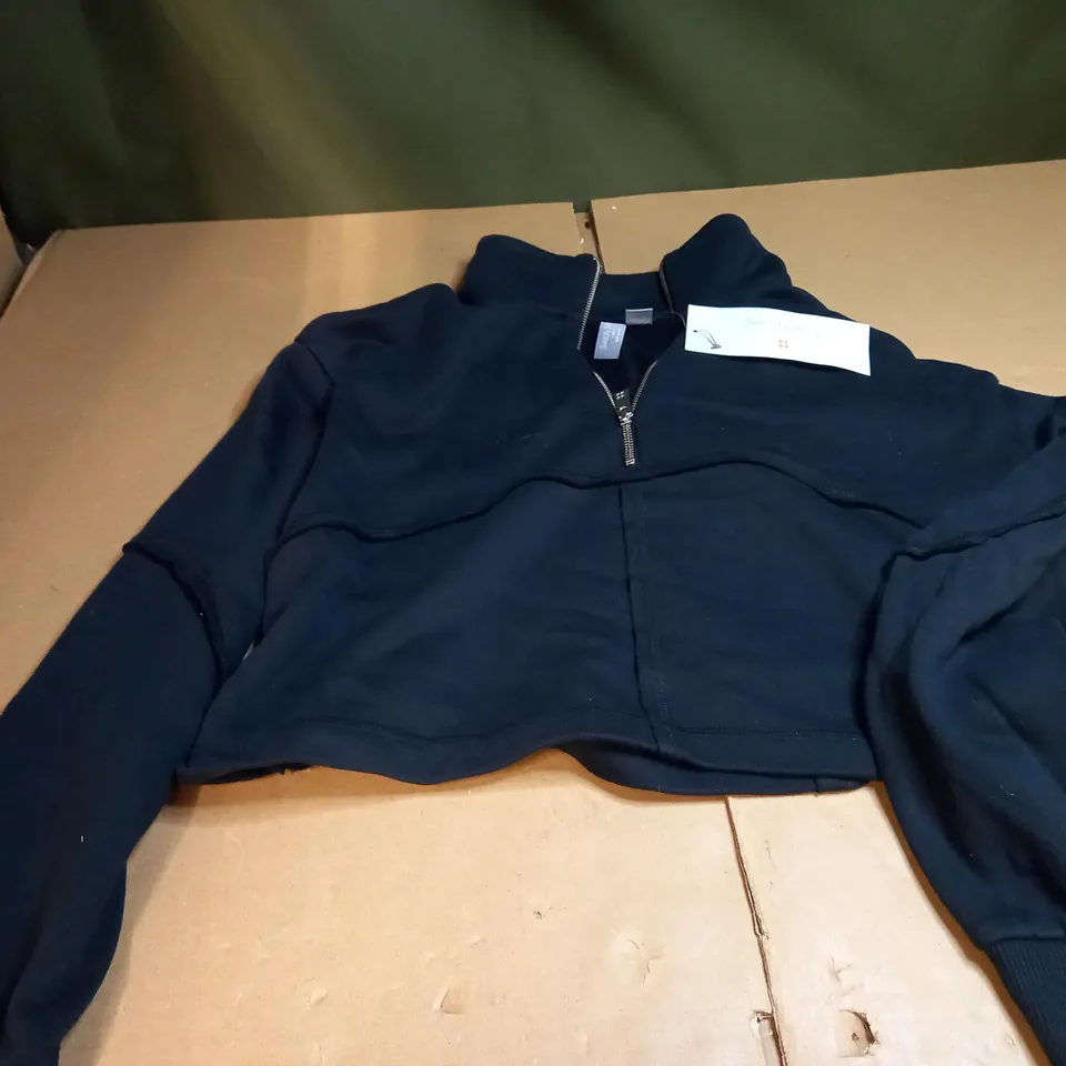 REVIVE HALF ZIP SWEATSHIRT US SIZE 8