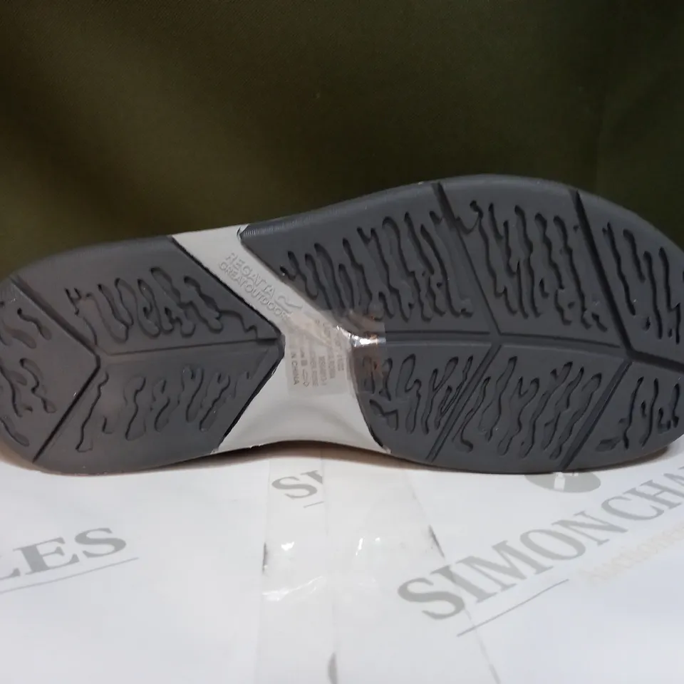 REGATTA LADY ROMA SANDALS SIZE 6