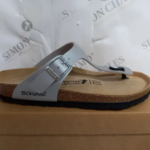 BONOVA IBIZA PEARL SHINE FOOTBED SANDAL SIZE 6
