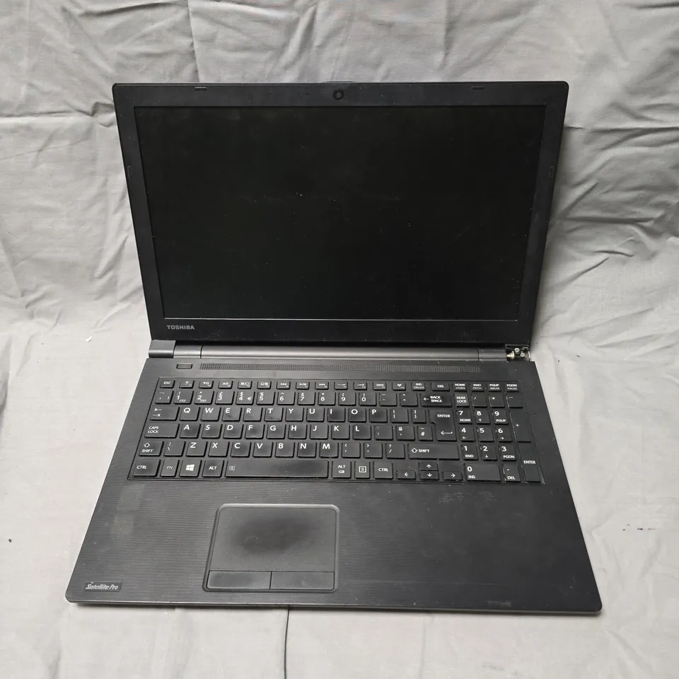 TOSHIBA SATELLITE PRO R50-B LAPTOP