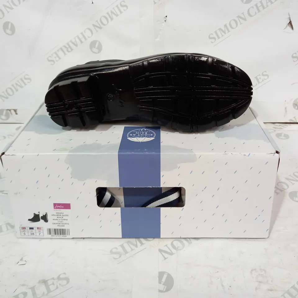 BOXED PAIR OF JOULES WELLIBOBS IN GLOSS BLACK UK SIZE 5