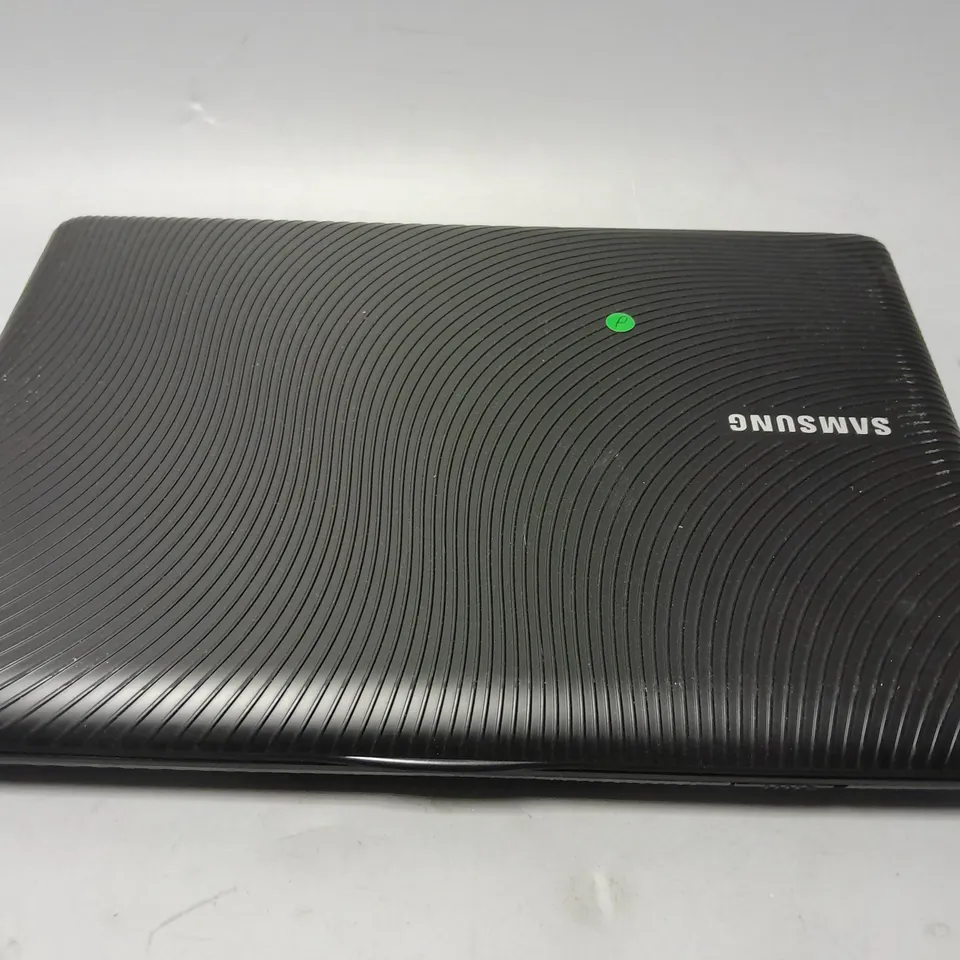 SAMSUNG NB30P 10 INCH ATOM N450 1.66GHZ