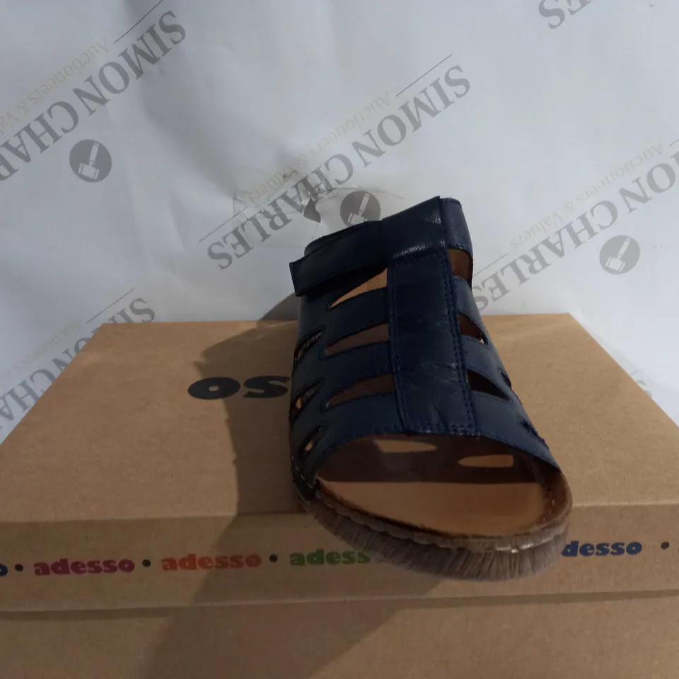 BOXED PAIR OF ADESSO FRANCES MULES IN NAVY UK SIZE 6