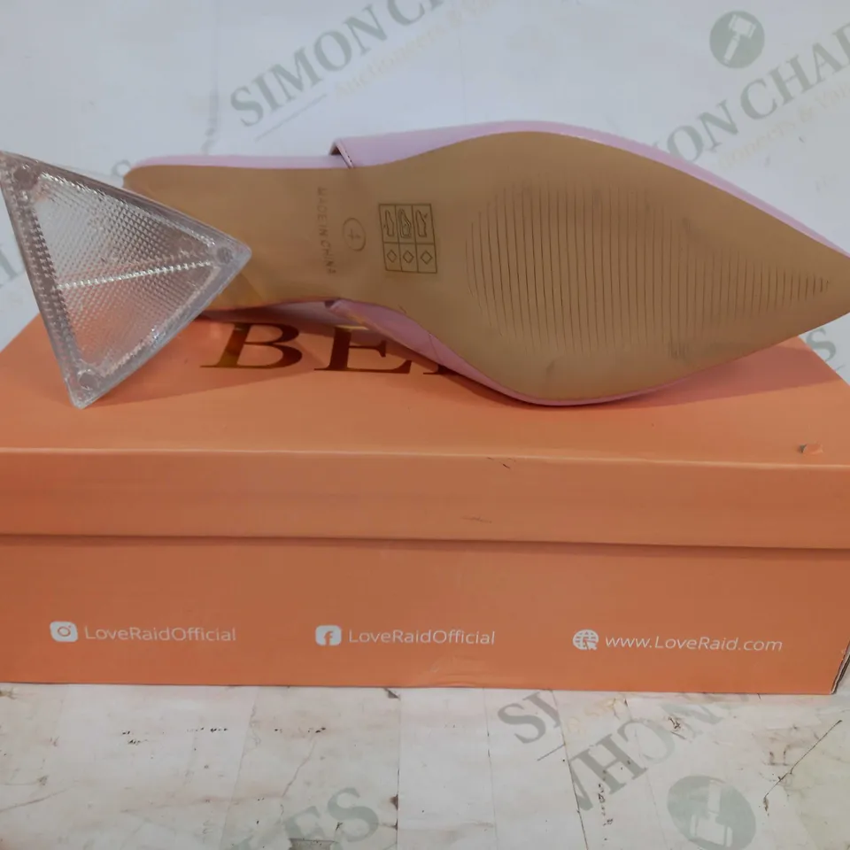 BOXED PAIR OF BEBO CLOSED TOE BLOCK HEELS IN LILAC COLOUR UK SIZE 4