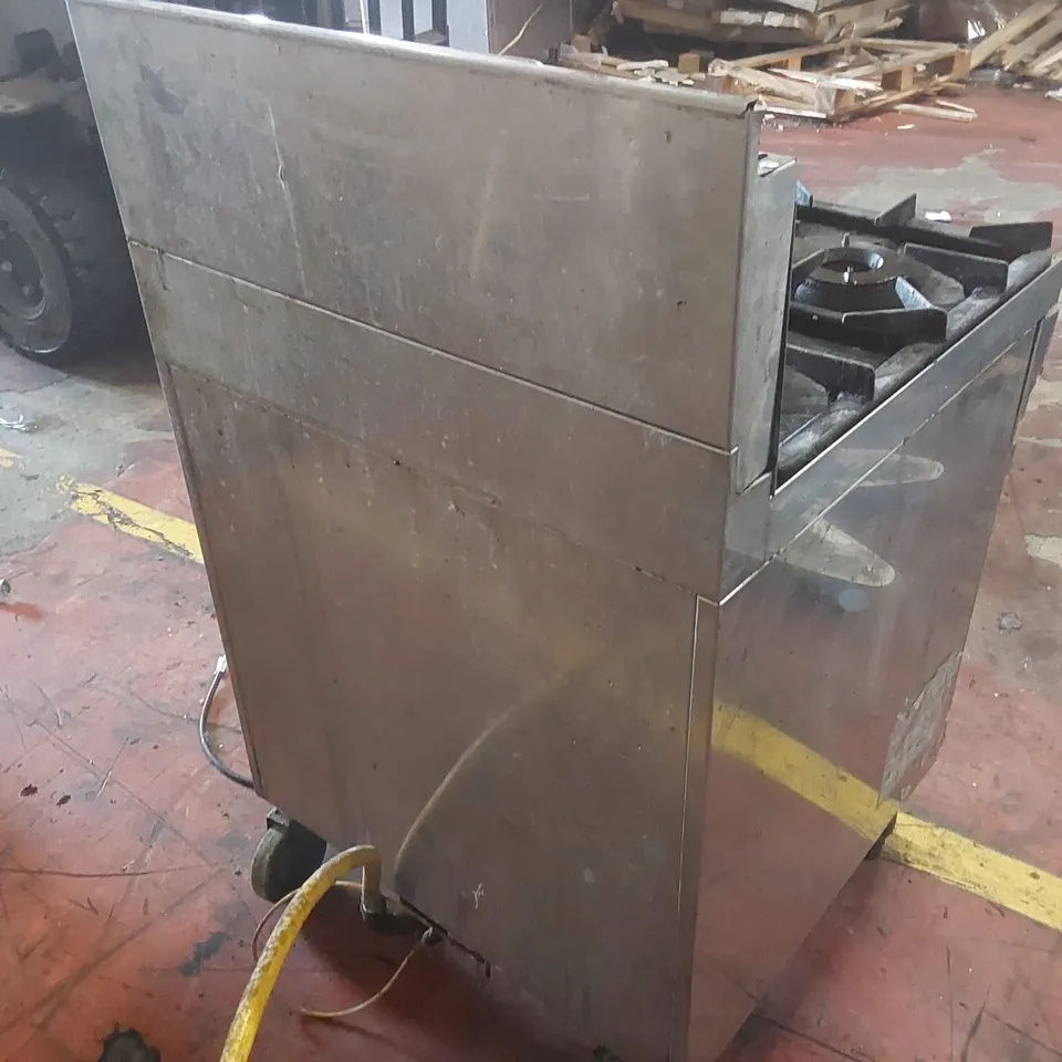 MARENO COMMERCIAL GAS 4 BURNER OVEN RANGE