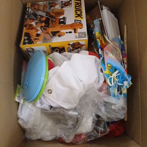 LARGE QUANTITY OF ASSORTED TOYS AND GAMES TO INCLUDE - PRIMA MINI FOOTBALL , SHASHINO MAGNETIC PUZZLE CUBE ETC