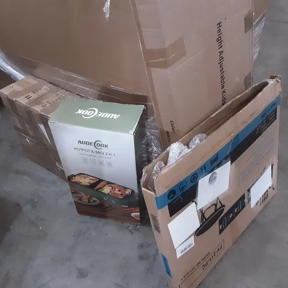 LARGE PALLET OF ASSORTED HOMEWARE ITEMS TO INCLUDE HOTPOT GRILL DUAL COOKER, TRAY TABLE, GARDENING FLOWERBED MESH ETC