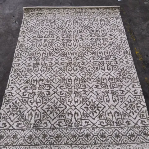 CREAM AND GREY PATTERNED RUG RUNNER (160X230CM)