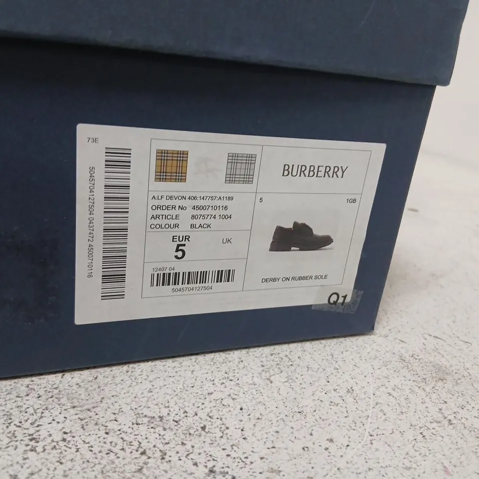 TRICKER'S BURBERRY DERBY SHOES - BLACK LEATHER, UK 5