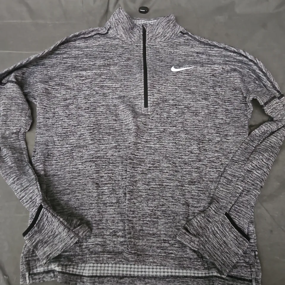 NIKE RUNNING QUARTER-ZIP TOP – GREY MARL, SIZE M