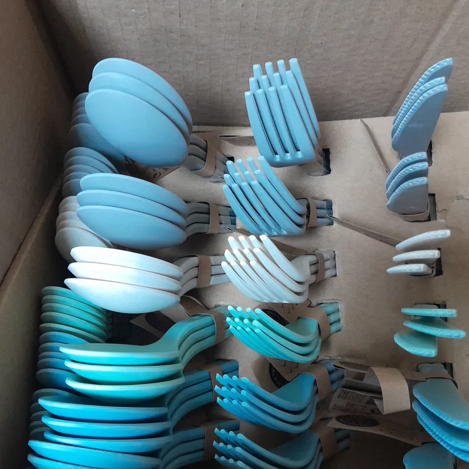 BOXED CUTLERY SET 