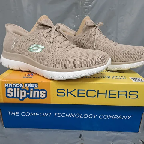 BOXED PAIR OF SKECHERS TRAINERS IN TAUPE SIZE 8