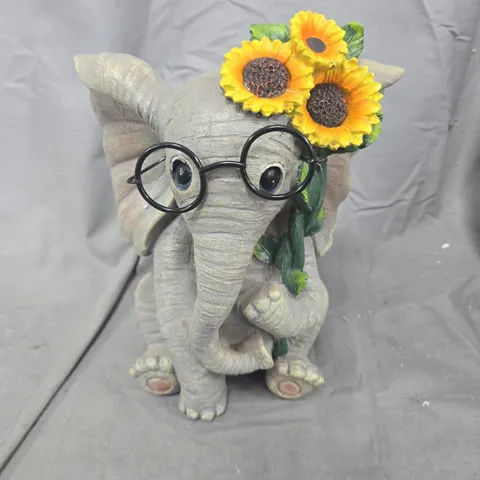 OUTDOOR ELEPHANT SOLAR GARDEN ORNAMENT - COLLECTION ONLY