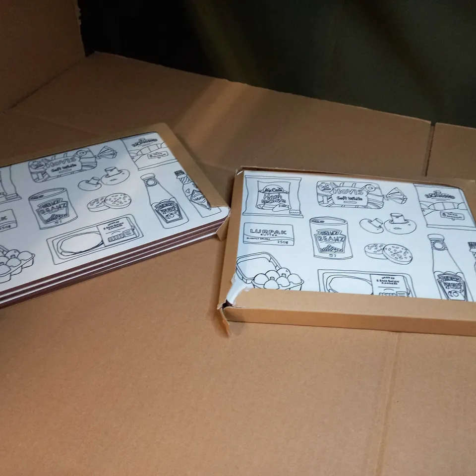 LOT OF APPROX 6 PLACE MATS