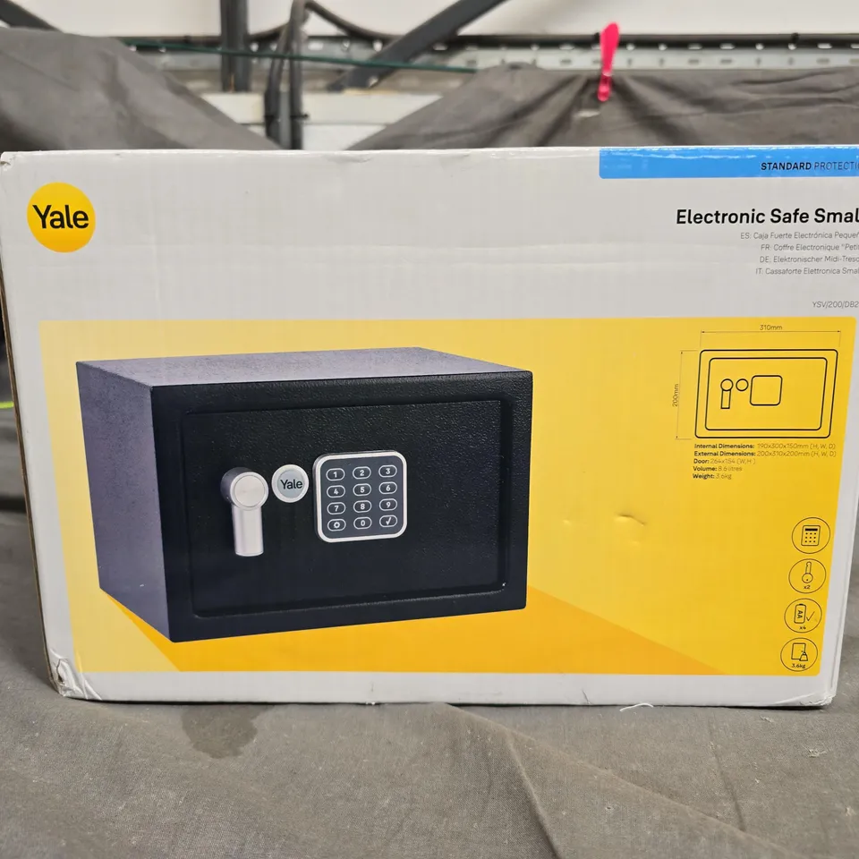 YALE ELECTRONIC SAFE SMALL WITH KEYPAD LOCK – BOXED